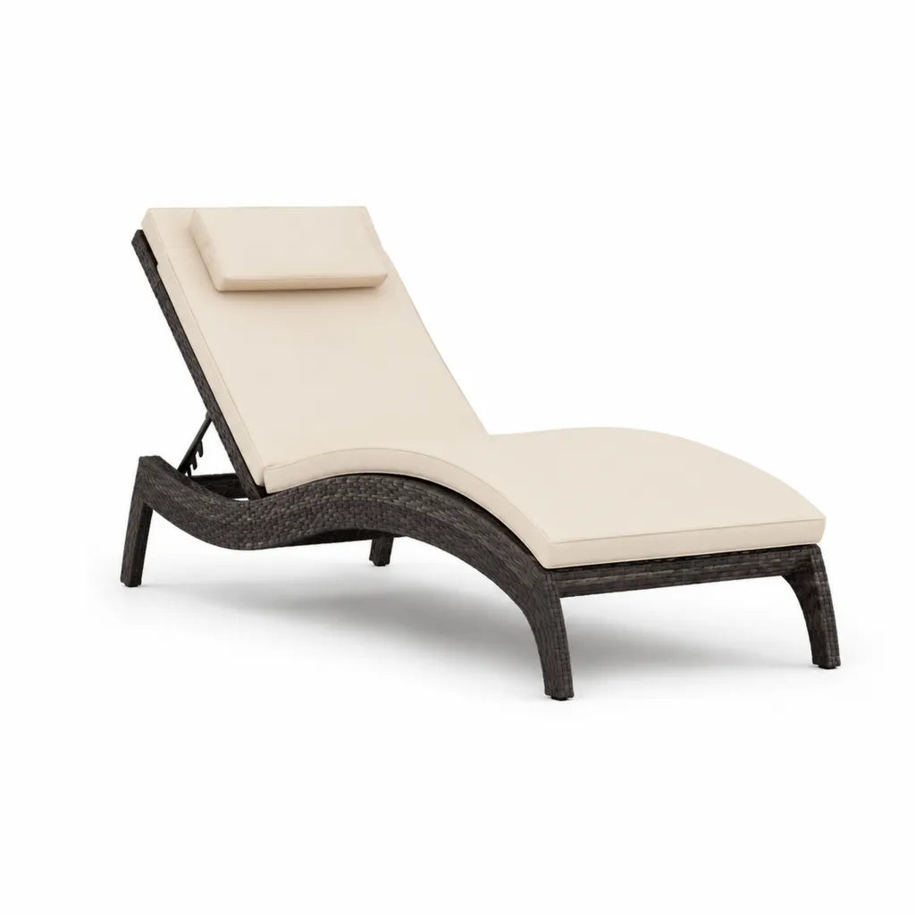 Lettino prendisole da giardino reclinabile in rattan PE curvo con cuscino crema 200 x 65 x 32 cm